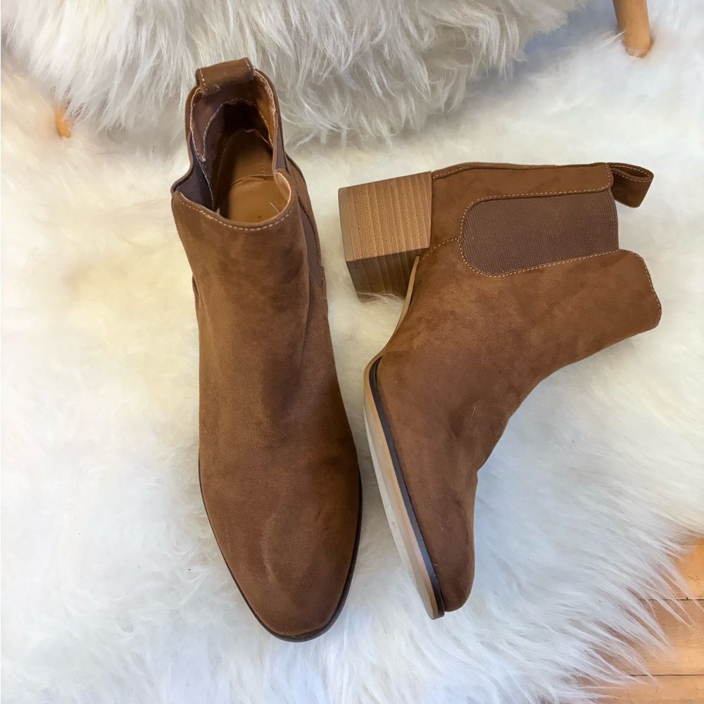 American Eagle Outfitters Tan Ankle Booties